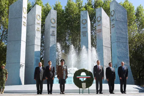 Moreno Valle asiste al homenaje a los niños héroes de Chapultepec