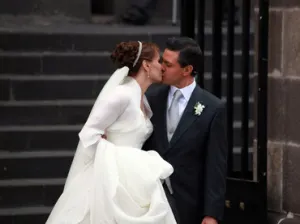 VIDEO:Reportaje destapa lío canónico tras la boda de Peña Nieto-Rivera