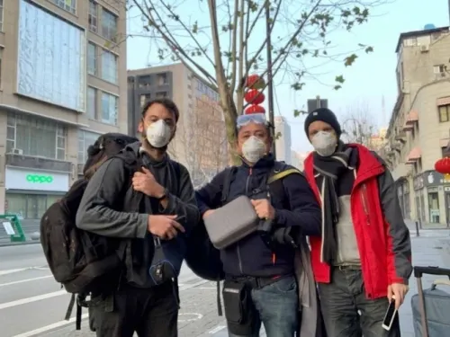 En el ‘corazón’ del virus; Tres periodistas en Wuhan