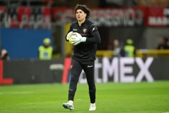 Guillermo Ochoa fue fundamental en el empate de la Salernitana ante el Milan