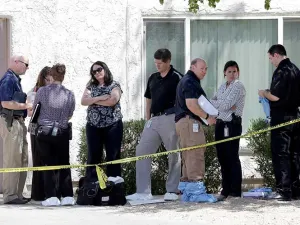 Madre asesina a sus tres hijos en Phoenix