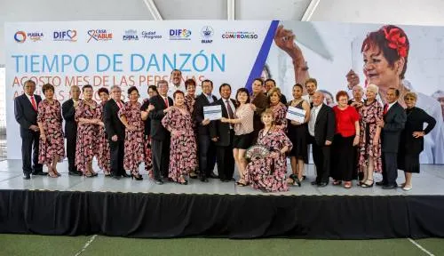 DIF municipal celebra el talento de las personas adultas mayores con el evento “Tiempo de Danzón”
