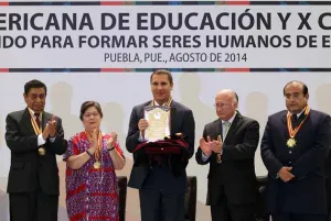 En apoyo a migrantes de LA, Puebla tendrá oficinas propias: Moreno Valle