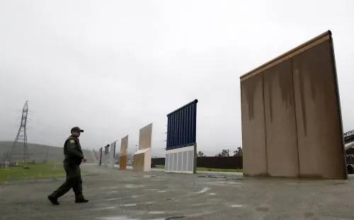Pentágono envía proyectos militares que sufrirían recortes para muro