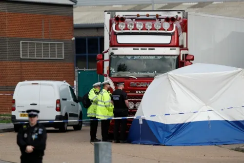 Autoridades identifican a los 39 vietnamitas muertos en camión de Essex