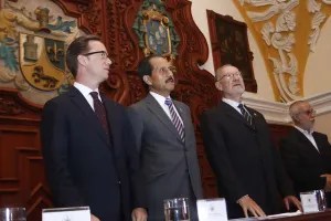 Inaugura Comuna, BUAP e Ibero exposición sobre historia de Puebla