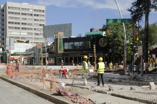 Más del 40 por ciento lleva de avance la transformación de la Avenida Juárez