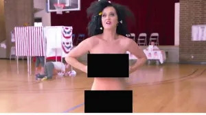 Katy Perry pide voto desnuda