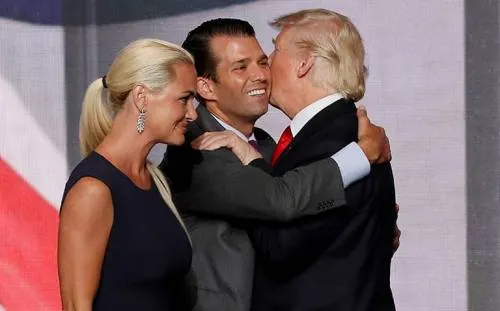 Divorcio en la familia Trump pone los reflectores sobre la Casa Blanca