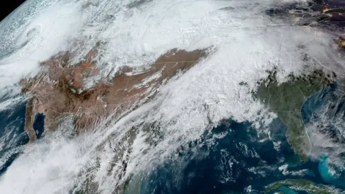 Lluvias y aguanieve persistirán en el norte de México por ‘ciclón bomba’