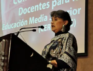 Renuncia directora del IPN por movilización de estudiantes