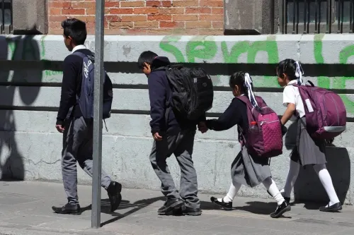 No hay razón para suspender actividades al aire libre o evitar contacto en escuelas: SEP Puebla