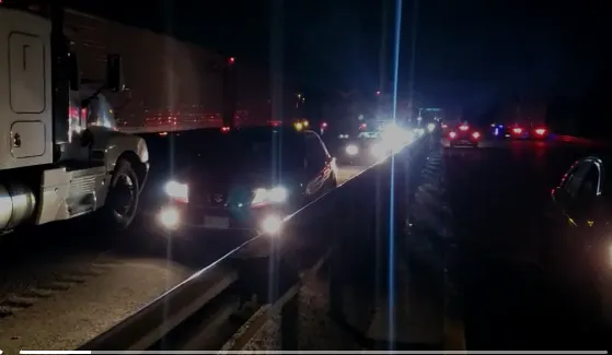 Habitantes de Xonacatepec cierran la autopista por detenidos