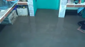 Desborda agua e inunda casas en Reforma Sur