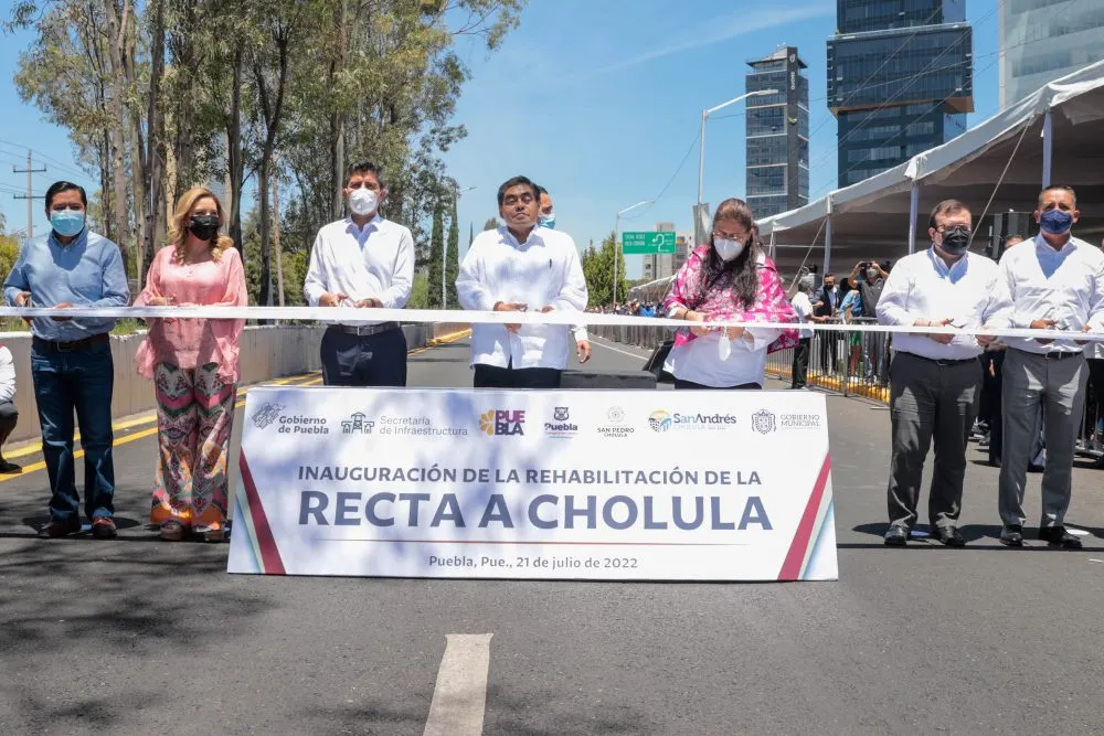 Mejora gobierno estatal movilidad en zona metropolitana; MBH inaugura rehabilitación de la recta a Cholula