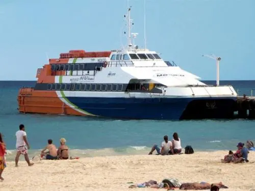 EU alerta por explosivos en transbordador en Playa del Carmen