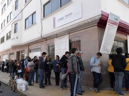 INE alista licitación para nueva credencial de elector