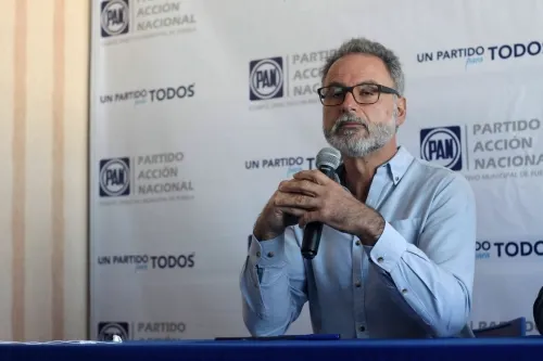 PAN a favor que se investiguen irregularidades en uniformes y zapatos escolares gratuitos