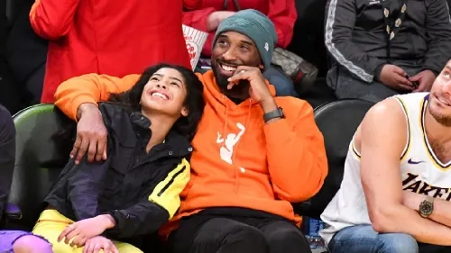 WNBA homenajea a hija de Kobe Bryant en draft a distancia