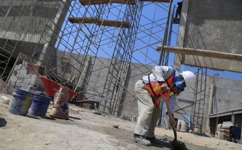 Industria de la construcción, puede seguir operando, informan a CMIC