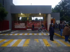 Suspenden clases en prepas en apoyo a la CNTE