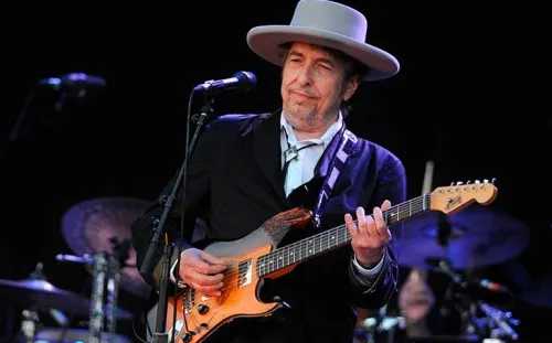 Bob Dylan lanza su primer álbum original en casi una década