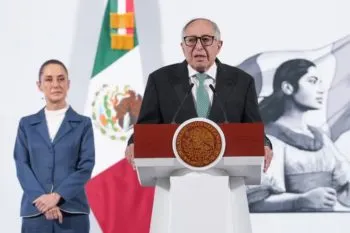 Refuerza Sheinbaum campaña en escuelas contra comida chatarra y exceso de azúcar