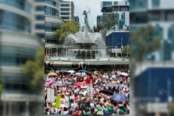 Alessandra Rojo de la Vega encabeza marcha “La Resistencia” en CDMX y acusa al gobierno de traicionar al pueblo