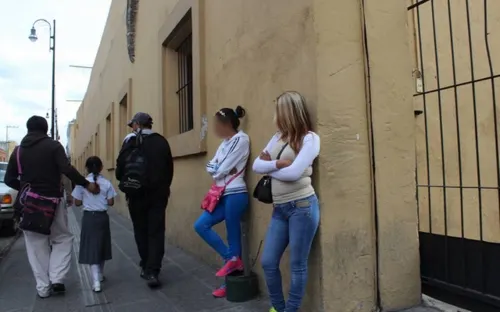 Ayuntamiento de Puebla entregó 62 “Pulseras Guindas” para protección de sexoservidoras