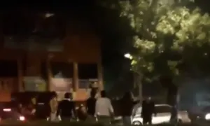 Riñas y vandalismo, durante la madrugada del sábado en plena capital