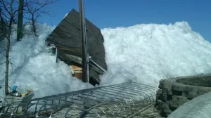 Tsunami de hielo golpea a comunidad canadiense