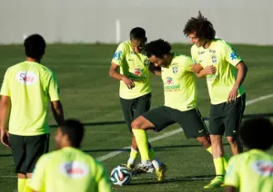 Brasil, a evitar tragedia ante Colombia