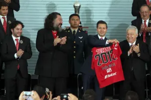 Recepciones de campeones de Liga MX a Los Pinos costaron 1.5 mdp