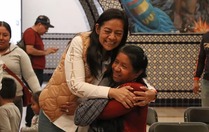 Ariadna Ayala impulsa entrega de apoyos en diversas colonias y juntas auxiliares de Atlixco