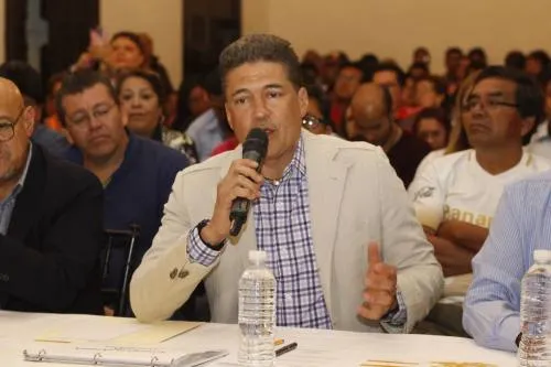 Renuncia Jorge Cruz al PRD