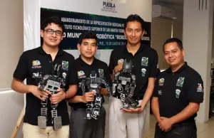 SEP abandera a poblanos que representarán a México en Robocup 2014