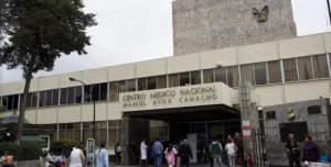 Atacan a mujer médico del IMSS; la amarran dentro de auto