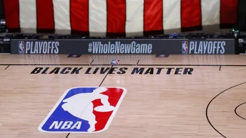Jugadores de NBA deciden poner fin a boicot y seguirán con ‘playoffs’
