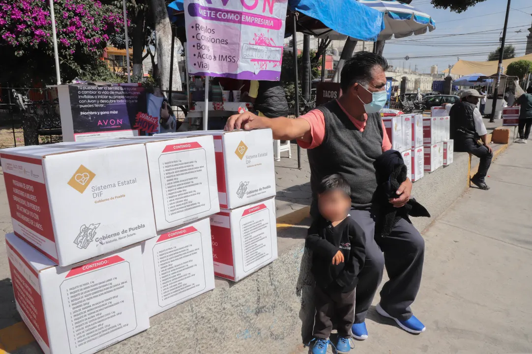 Entrega SEDIF apoyos alimentarios en San Pablo Xochimehuacan