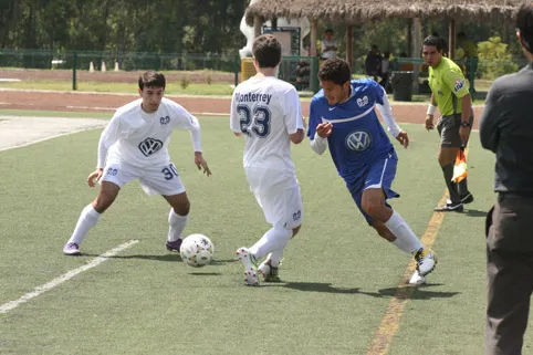 Empatan Borregos Puebla en soccer frente a Monterrey
