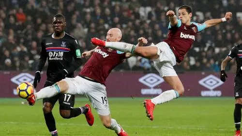 Chicharito se reivindica en otra actuación discreta del West Ham