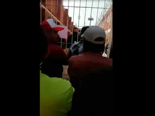 Vecinos protestan contra motel que albergaría médicos