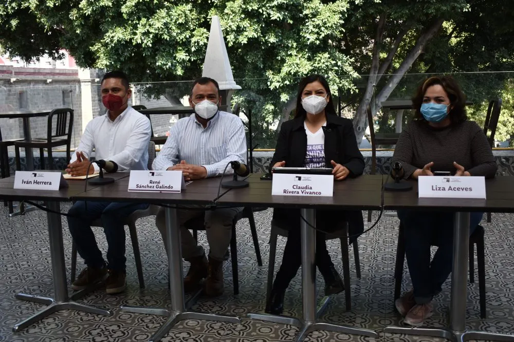 Censores con Guillotina (o el Ridículo Nuestro de Cada Día)
