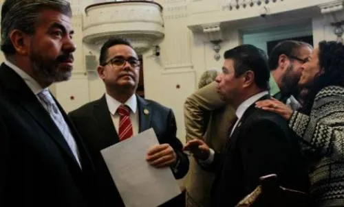 PRD-CDMX cierra la puerta a Monreal para 2018