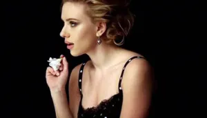 Scarlett Johansson usa ?look? de Marilyn Monroe
