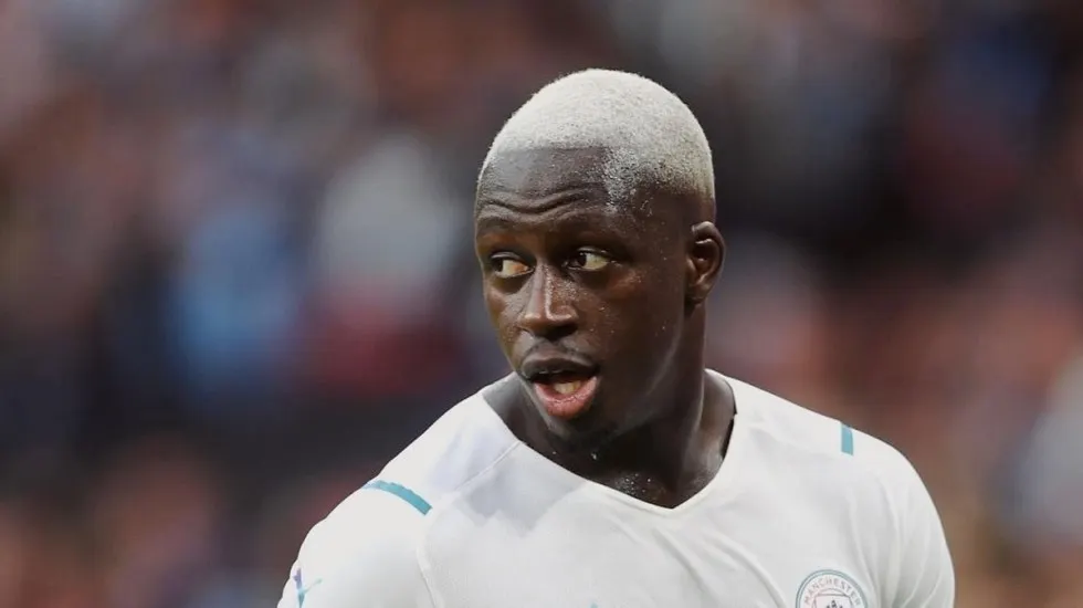 Tras acusaciones de violación, Mendy permanecerá bajo custodia policial