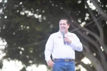 Atacan a balazos al alcalde de Taxco, Mario Figueroa