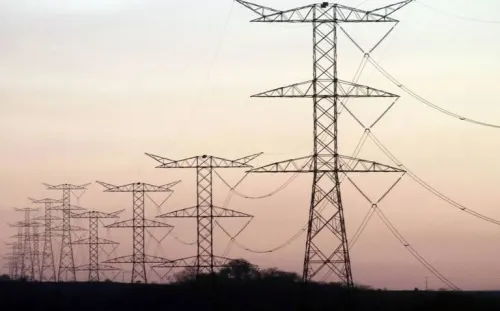 Juez rechaza frenar alzas en tarifas de transmisión por energía eléctrica