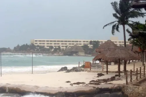 Dos tormentas tropicales amenazan simultáneamente el Golfo de México