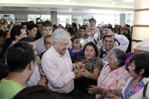 Queremos ser partido político para transformar al país: AMLO